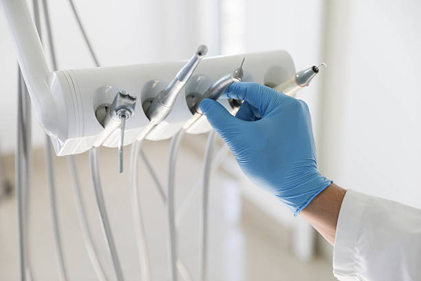 Professional Emergency Dentist technician working in Le Grand, CA